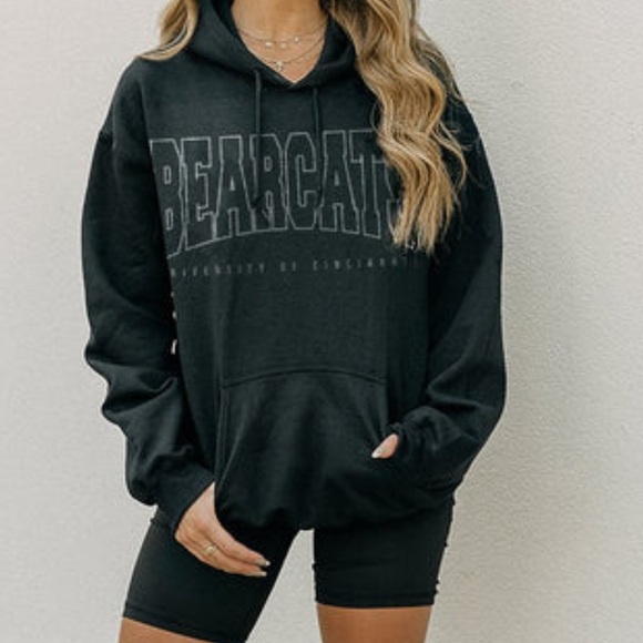 WOMENS GAME DAYx MADI CINCINN BEARCATS OVERSIZED SWEATSHIRT - Picture 1 of 3
